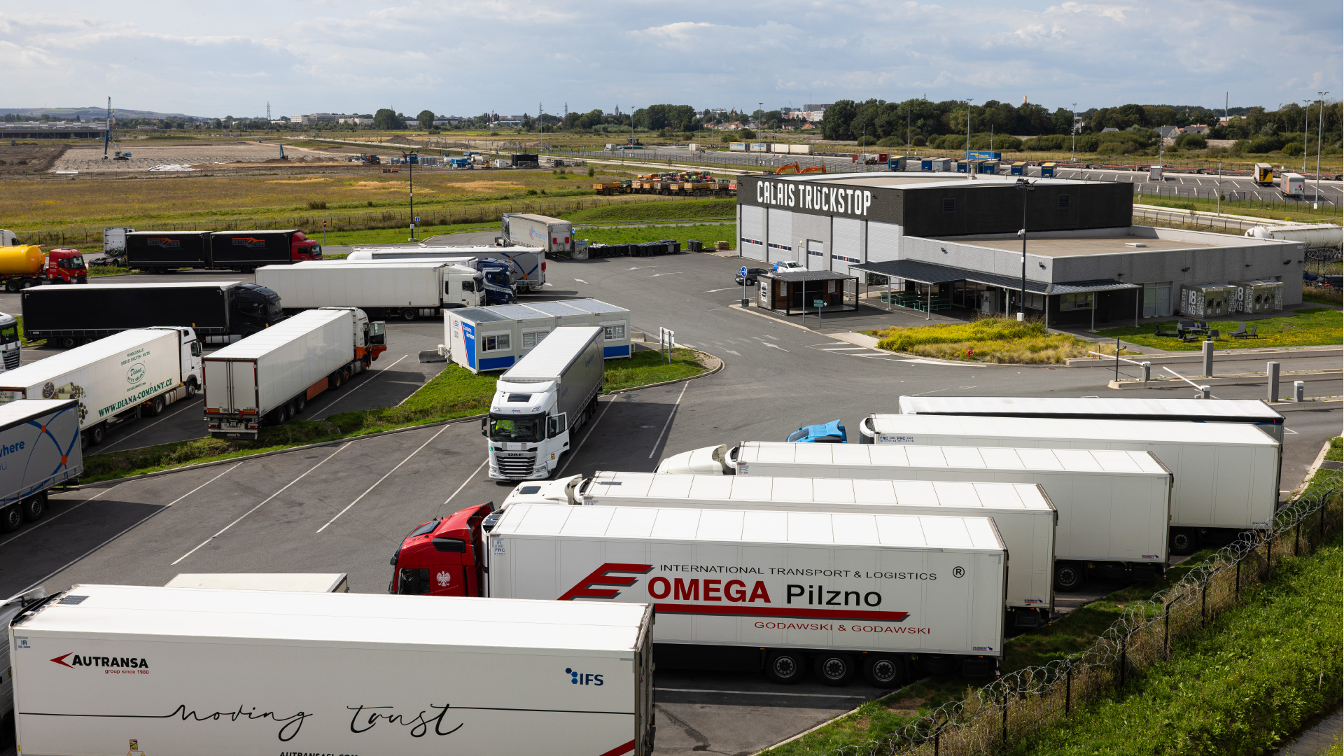 Un parking poids lourds sécurisé et idéalement situé